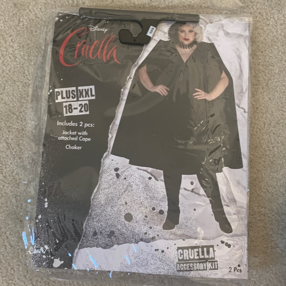 Cruella 2021 halloween costume